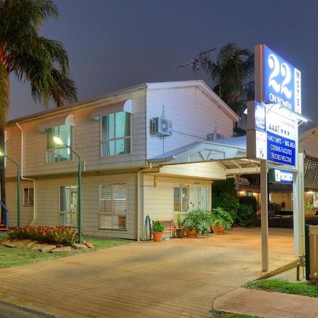 22 On Bowen Motel Roma Exterior photo