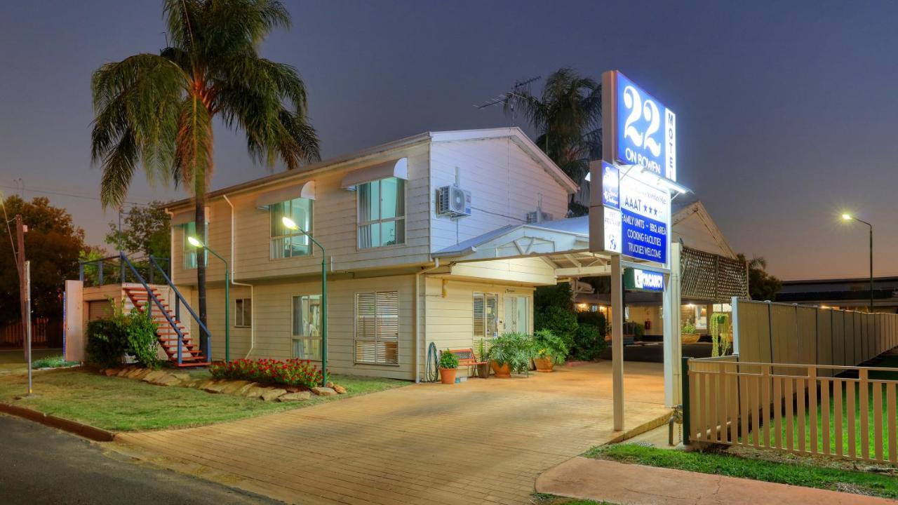 22 On Bowen Motel Roma Exterior photo